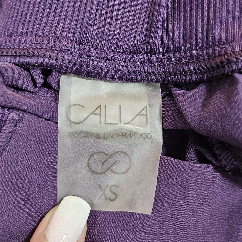 Calia By Carrie Underwood Anywhere 5" Cuff Shorts Size XS - Picture 4 of 5